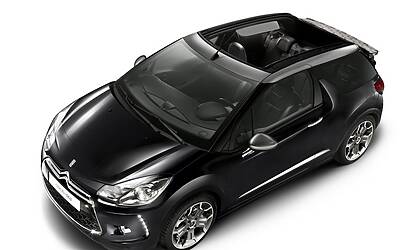 CITROEN DS3 CABRIO LANCIO SUL MERCATO DECAPOTTABILE FINO 120 KMH FANALE POSTERIORE 3D IPNOTICO TESTDRIVE PROVA SU STRADA FOTOGALLERY 005