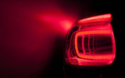 CITROEN DS3 CABRIO LANCIO SUL MERCATO DECAPOTTABILE FINO 120 KMH FANALE POSTERIORE 3D IPNOTICO TESTDRIVE PROVA SU STRADA FOTOGALLERY 008