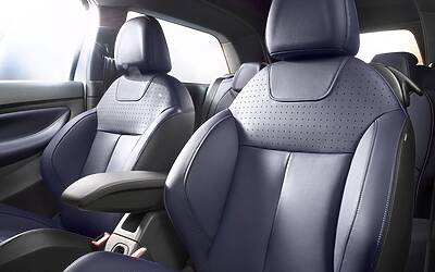 CITROEN DS3 CABRIO LANCIO SUL MERCATO DECAPOTTABILE FINO 120 KMH FANALE POSTERIORE 3D IPNOTICO TESTDRIVE PROVA SU STRADA FOTOGALLERY 016