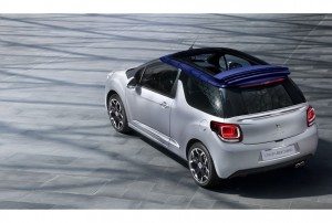 CITROEN DS3 CABRIO LANCIO SUL MERCATO DECAPOTTABILE FINO 120 KMH FANALE POSTERIORE 3D IPNOTICO TESTDRIVE PROVA SU STRADA FOTOGALLERY 021