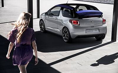 CITROEN DS3 CABRIO LANCIO SUL MERCATO DECAPOTTABILE FINO 120 KMH FANALE POSTERIORE 3D IPNOTICO TESTDRIVE PROVA SU STRADA FOTOGALLERY 032