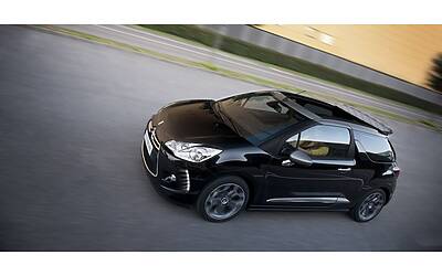 CITROEN DS3 CABRIO LANCIO SUL MERCATO DECAPOTTABILE FINO 120 KMH FANALE POSTERIORE 3D IPNOTICO TESTDRIVE PROVA SU STRADA FOTOGALLERY 037