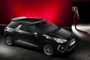 CITROEN DS3 CABRIO LANCIO SUL MERCATO DECAPOTTABILE FINO 120 KMH FANALE POSTERIORE 3D IPNOTICO TESTDRIVE PROVA SU STRADA FOTOGALLERY 059