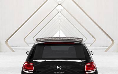 CITROEN DS3 CABRIO LANCIO SUL MERCATO DECAPOTTABILE FINO 120 KMH FANALE POSTERIORE 3D IPNOTICO TESTDRIVE PROVA SU STRADA FOTOGALLERY 076