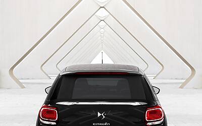 CITROEN DS3 CABRIO LANCIO SUL MERCATO DECAPOTTABILE FINO 120 KMH FANALE POSTERIORE 3D IPNOTICO TESTDRIVE PROVA SU STRADA FOTOGALLERY 077