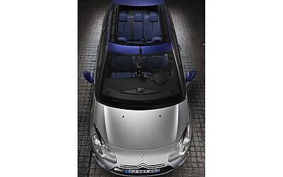 CITROEN DS3 CABRIO LANCIO SUL MERCATO DECAPOTTABILE FINO 120 KMH FANALE POSTERIORE 3D IPNOTICO TESTDRIVE PROVA SU STRADA FOTOGALLERY 098