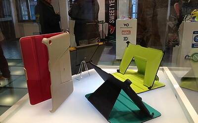 CELLY IL LANCIO MILANESE DELEL NUOVE INCREDIBILI COVER ESCLUSIVE PER IPHONE IPAD MINI SAMSUNG IN COLLABORAZIONE CON MARVEL MUVIT LAMBORGHINI ALLO SPAZIO ANNILUCE 05