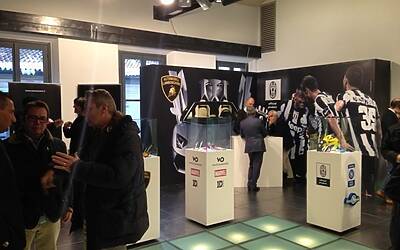 CELLY IL LANCIO MILANESE DELEL NUOVE INCREDIBILI COVER ESCLUSIVE PER IPHONE IPAD MINI SAMSUNG IN COLLABORAZIONE CON MARVEL MUVIT LAMBORGHINI ALLO SPAZIO ANNILUCE 48