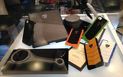 CELLY IL LANCIO MILANESE DELEL NUOVE INCREDIBILI COVER ESCLUSIVE PER IPHONE IPAD MINI SAMSUNG IN COLLABORAZIONE CON MARVEL MUVIT LAMBORGHINI ALLO SPAZIO ANNILUCE 58