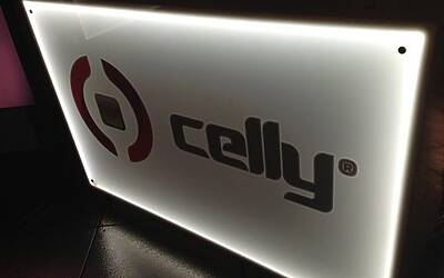 CELLY IL LANCIO MILANESE DELEL NUOVE INCREDIBILI COVER ESCLUSIVE PER IPHONE IPAD MINI SAMSUNG IN COLLABORAZIONE CON MARVEL MUVIT LAMBORGHINI ALLO SPAZIO ANNILUCE 70