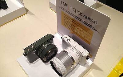 NIKON D7100 LA SERATA DI LANCIO DELLE NUOVE FOTOCAMERE NIKON AL VIRGIN CAFE DI MILANO CON TUTTA LA GAMMA DELLE MACCHINE FOTOGRAFICHE DIGITALI REFLEX E MIRRORLESS BRIDGE 24