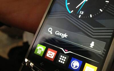 VERTU TI IL LANCIO MILANESE DEL NUOVO SMARTPHONE DI CASA VERTU AVVENUTO IN EVENTO ESCLUSIVO RISERVATO AL JET SET ED AI VIP NELLA SPLENDIDA BOUTIQUE DI VIA MONTENAPOLEONE 13