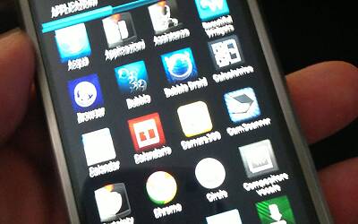 VERTU TI IL LANCIO MILANESE DEL NUOVO SMARTPHONE DI CASA VERTU AVVENUTO IN EVENTO ESCLUSIVO RISERVATO AL JET SET ED AI VIP NELLA SPLENDIDA BOUTIQUE DI VIA MONTENAPOLEONE 19