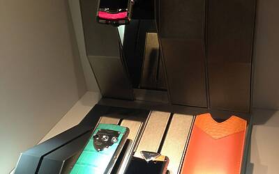 VERTU TI IL LANCIO MILANESE DEL NUOVO SMARTPHONE DI CASA VERTU AVVENUTO IN EVENTO ESCLUSIVO RISERVATO AL JET SET ED AI VIP NELLA SPLENDIDA BOUTIQUE DI VIA MONTENAPOLEONE 34