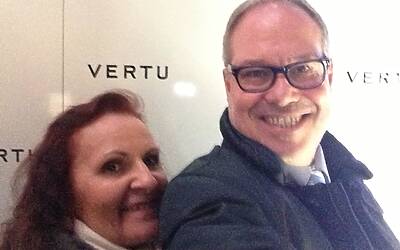 VERTU TI IL LANCIO MILANESE DEL NUOVO SMARTPHONE DI CASA VERTU AVVENUTO IN EVENTO ESCLUSIVO RISERVATO AL JET SET ED AI VIP NELLA SPLENDIDA BOUTIQUE DI VIA MONTENAPOLEONE 38