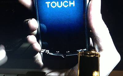 VERTU TI IL LANCIO MILANESE DEL NUOVO SMARTPHONE DI CASA VERTU AVVENUTO IN EVENTO ESCLUSIVO RISERVATO AL JET SET ED AI VIP NELLA SPLENDIDA BOUTIQUE DI VIA MONTENAPOLEONE 48