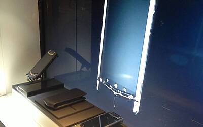 VERTU TI IL LANCIO MILANESE DEL NUOVO SMARTPHONE DI CASA VERTU AVVENUTO IN EVENTO ESCLUSIVO RISERVATO AL JET SET ED AI VIP NELLA SPLENDIDA BOUTIQUE DI VIA MONTENAPOLEONE 52