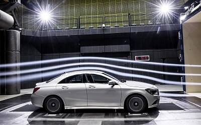 967313 1862881 400 267 13C84 06