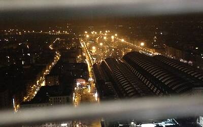 BOOSTMI ADIDAS BOOST MILANO LEVENTO PIU COOL E GLAMOUR AL GRATTACIELO PIRELLI DI MILANO PER IL LANCIO DELLE NUOVE ED ESCLUSIVA SCARPE DA RUNNING ADIDAS ENERGY BOOST 008