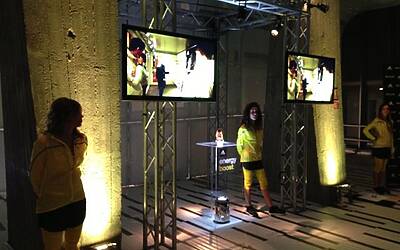 BOOSTMI ADIDAS BOOST MILANO LEVENTO PIU COOL E GLAMOUR AL GRATTACIELO PIRELLI DI MILANO PER IL LANCIO DELLE NUOVE ED ESCLUSIVA SCARPE DA RUNNING ADIDAS ENERGY BOOST 010