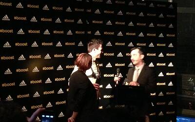 BOOSTMI ADIDAS BOOST MILANO LEVENTO PIU COOL E GLAMOUR AL GRATTACIELO PIRELLI DI MILANO PER IL LANCIO DELLE NUOVE ED ESCLUSIVA SCARPE DA RUNNING ADIDAS ENERGY BOOST 057