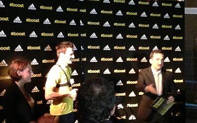 BOOSTMI ADIDAS BOOST MILANO LEVENTO PIU COOL E GLAMOUR AL GRATTACIELO PIRELLI DI MILANO PER IL LANCIO DELLE NUOVE ED ESCLUSIVA SCARPE DA RUNNING ADIDAS ENERGY BOOST 058