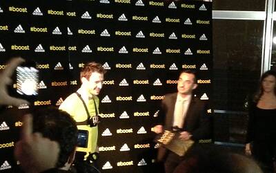 BOOSTMI ADIDAS BOOST MILANO LEVENTO PIU COOL E GLAMOUR AL GRATTACIELO PIRELLI DI MILANO PER IL LANCIO DELLE NUOVE ED ESCLUSIVA SCARPE DA RUNNING ADIDAS ENERGY BOOST 061