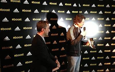 BOOSTMI ADIDAS BOOST MILANO LEVENTO PIU COOL E GLAMOUR AL GRATTACIELO PIRELLI DI MILANO PER IL LANCIO DELLE NUOVE ED ESCLUSIVA SCARPE DA RUNNING ADIDAS ENERGY BOOST 072