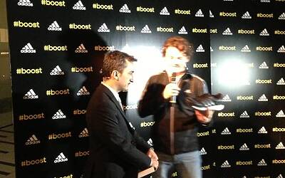 BOOSTMI ADIDAS BOOST MILANO LEVENTO PIU COOL E GLAMOUR AL GRATTACIELO PIRELLI DI MILANO PER IL LANCIO DELLE NUOVE ED ESCLUSIVA SCARPE DA RUNNING ADIDAS ENERGY BOOST 076