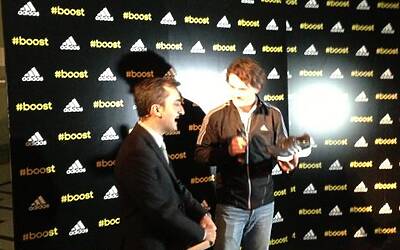 BOOSTMI ADIDAS BOOST MILANO LEVENTO PIU COOL E GLAMOUR AL GRATTACIELO PIRELLI DI MILANO PER IL LANCIO DELLE NUOVE ED ESCLUSIVA SCARPE DA RUNNING ADIDAS ENERGY BOOST 077