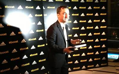 BOOSTMI ADIDAS BOOST MILANO LEVENTO PIU COOL E GLAMOUR AL GRATTACIELO PIRELLI DI MILANO PER IL LANCIO DELLE NUOVE ED ESCLUSIVA SCARPE DA RUNNING ADIDAS ENERGY BOOST 085