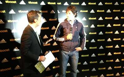 BOOSTMI ADIDAS BOOST MILANO LEVENTO PIU COOL E GLAMOUR AL GRATTACIELO PIRELLI DI MILANO PER IL LANCIO DELLE NUOVE ED ESCLUSIVA SCARPE DA RUNNING ADIDAS ENERGY BOOST 090