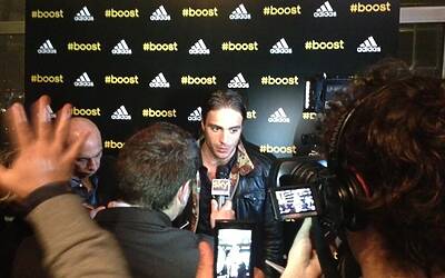 BOOSTMI ADIDAS BOOST MILANO LEVENTO PIU COOL E GLAMOUR AL GRATTACIELO PIRELLI DI MILANO PER IL LANCIO DELLE NUOVE ED ESCLUSIVA SCARPE DA RUNNING ADIDAS ENERGY BOOST 093