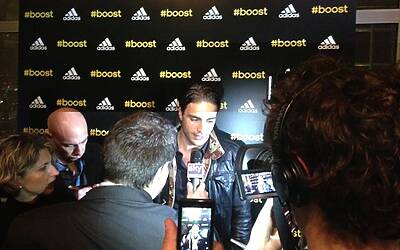 BOOSTMI ADIDAS BOOST MILANO LEVENTO PIU COOL E GLAMOUR AL GRATTACIELO PIRELLI DI MILANO PER IL LANCIO DELLE NUOVE ED ESCLUSIVA SCARPE DA RUNNING ADIDAS ENERGY BOOST 094