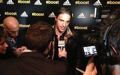 BOOSTMI ADIDAS BOOST MILANO LEVENTO PIU COOL E GLAMOUR AL GRATTACIELO PIRELLI DI MILANO PER IL LANCIO DELLE NUOVE ED ESCLUSIVA SCARPE DA RUNNING ADIDAS ENERGY BOOST 095