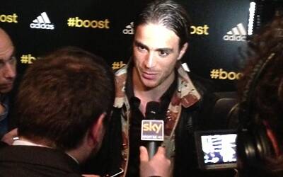 BOOSTMI ADIDAS BOOST MILANO LEVENTO PIU COOL E GLAMOUR AL GRATTACIELO PIRELLI DI MILANO PER IL LANCIO DELLE NUOVE ED ESCLUSIVA SCARPE DA RUNNING ADIDAS ENERGY BOOST 105