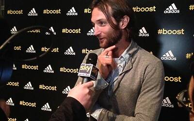 BOOSTMI ADIDAS BOOST MILANO LEVENTO PIU COOL E GLAMOUR AL GRATTACIELO PIRELLI DI MILANO PER IL LANCIO DELLE NUOVE ED ESCLUSIVA SCARPE DA RUNNING ADIDAS ENERGY BOOST 110