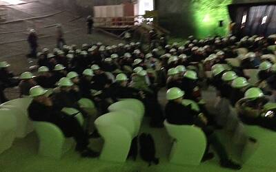 HTC ONE SMARTPHONE ANDROID IN ALLUMINIO LA PRESENTAZIONE A ROMA NELLA NUVOLA DI FUKSAS IN COSTRUZIONE DENTRO IL CANTIERE DEL CENTRO CONGRESSI PIU INNOVATIVO DITALIA 03