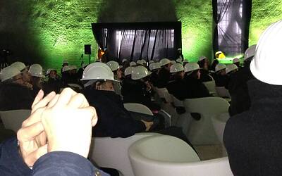 HTC ONE SMARTPHONE ANDROID IN ALLUMINIO LA PRESENTAZIONE A ROMA NELLA NUVOLA DI FUKSAS IN COSTRUZIONE DENTRO IL CANTIERE DEL CENTRO CONGRESSI PIU INNOVATIVO DITALIA 10