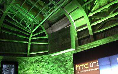 HTC ONE SMARTPHONE ANDROID IN ALLUMINIO LA PRESENTAZIONE A ROMA NELLA NUVOLA DI FUKSAS IN COSTRUZIONE DENTRO IL CANTIERE DEL CENTRO CONGRESSI PIU INNOVATIVO DITALIA 22