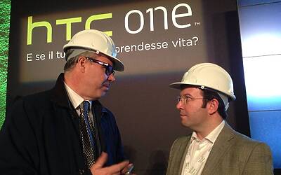 HTC ONE SMARTPHONE ANDROID IN ALLUMINIO LA PRESENTAZIONE A ROMA NELLA NUVOLA DI FUKSAS IN COSTRUZIONE DENTRO IL CANTIERE DEL CENTRO CONGRESSI PIU INNOVATIVO DITALIA 32