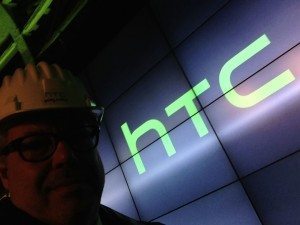 HTC ONE SMARTPHONE ANDROID IN ALLUMINIO LA PRESENTAZIONE A ROMA NELLA NUVOLA DI FUKSAS IN COSTRUZIONE DENTRO IL CANTIERE DEL CENTRO CONGRESSI PIU INNOVATIVO DITALIA 35