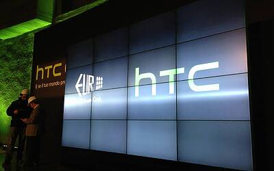 HTC ONE SMARTPHONE ANDROID IN ALLUMINIO LA PRESENTAZIONE A ROMA NELLA NUVOLA DI FUKSAS IN COSTRUZIONE DENTRO IL CANTIERE DEL CENTRO CONGRESSI PIU INNOVATIVO DITALIA 43