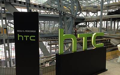 HTC ONE SMARTPHONE ANDROID IN ALLUMINIO LA PRESENTAZIONE A ROMA NELLA NUVOLA DI FUKSAS IN COSTRUZIONE DENTRO IL CANTIERE DEL CENTRO CONGRESSI PIU INNOVATIVO DITALIA 52