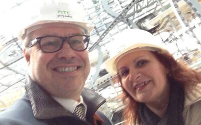 HTC ONE SMARTPHONE ANDROID IN ALLUMINIO LA PRESENTAZIONE A ROMA NELLA NUVOLA DI FUKSAS IN COSTRUZIONE DENTRO IL CANTIERE DEL CENTRO CONGRESSI PIU INNOVATIVO DITALIA 59