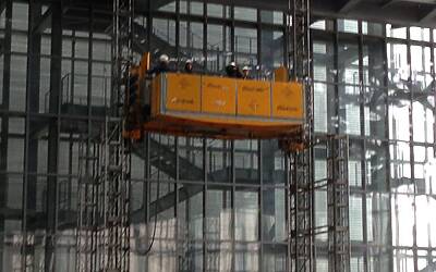 HTC ONE SMARTPHONE ANDROID IN ALLUMINIO LA PRESENTAZIONE A ROMA NELLA NUVOLA DI FUKSAS IN COSTRUZIONE DENTRO IL CANTIERE DEL CENTRO CONGRESSI PIU INNOVATIVO DITALIA 82