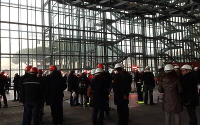 HTC ONE SMARTPHONE ANDROID IN ALLUMINIO LA PRESENTAZIONE A ROMA NELLA NUVOLA DI FUKSAS IN COSTRUZIONE DENTRO IL CANTIERE DEL CENTRO CONGRESSI PIU INNOVATIVO DITALIA 83