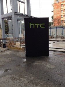 HTC ONE SMARTPHONE ANDROID IN ALLUMINIO LA PRESENTAZIONE A ROMA NELLA NUVOLA DI FUKSAS IN COSTRUZIONE DENTRO IL CANTIERE DEL CENTRO CONGRESSI PIU INNOVATIVO DITALIA 90