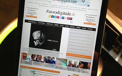 HTC ONE SMARTPHONE LTE ANDROID LA SERATA E LA FESTA DI LANCIO A MILANO AL MIB DI PIAZZA AFFARI PER CELEBRARE IL NUOVO PRODOTTO 04