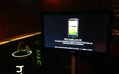 HTC ONE SMARTPHONE LTE ANDROID LA SERATA E LA FESTA DI LANCIO A MILANO AL MIB DI PIAZZA AFFARI PER CELEBRARE IL NUOVO PRODOTTO 13